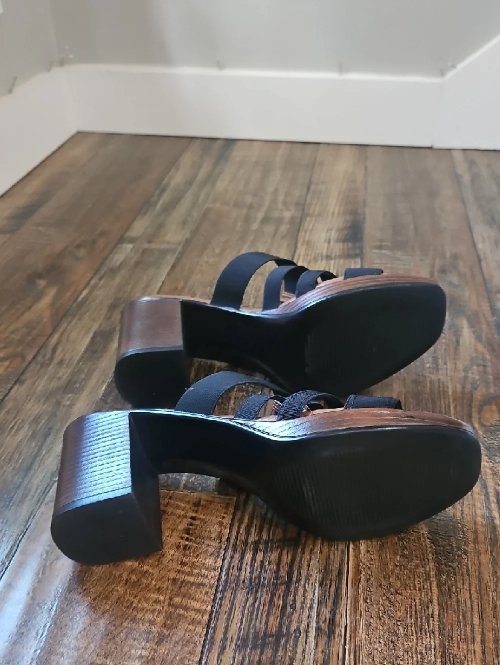Italian Shoemakers Black and Tan Strappy Block Heel Mules‎